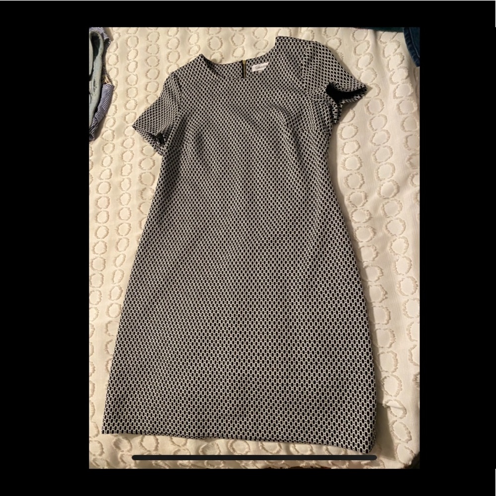 Short sleeve sheath dress
